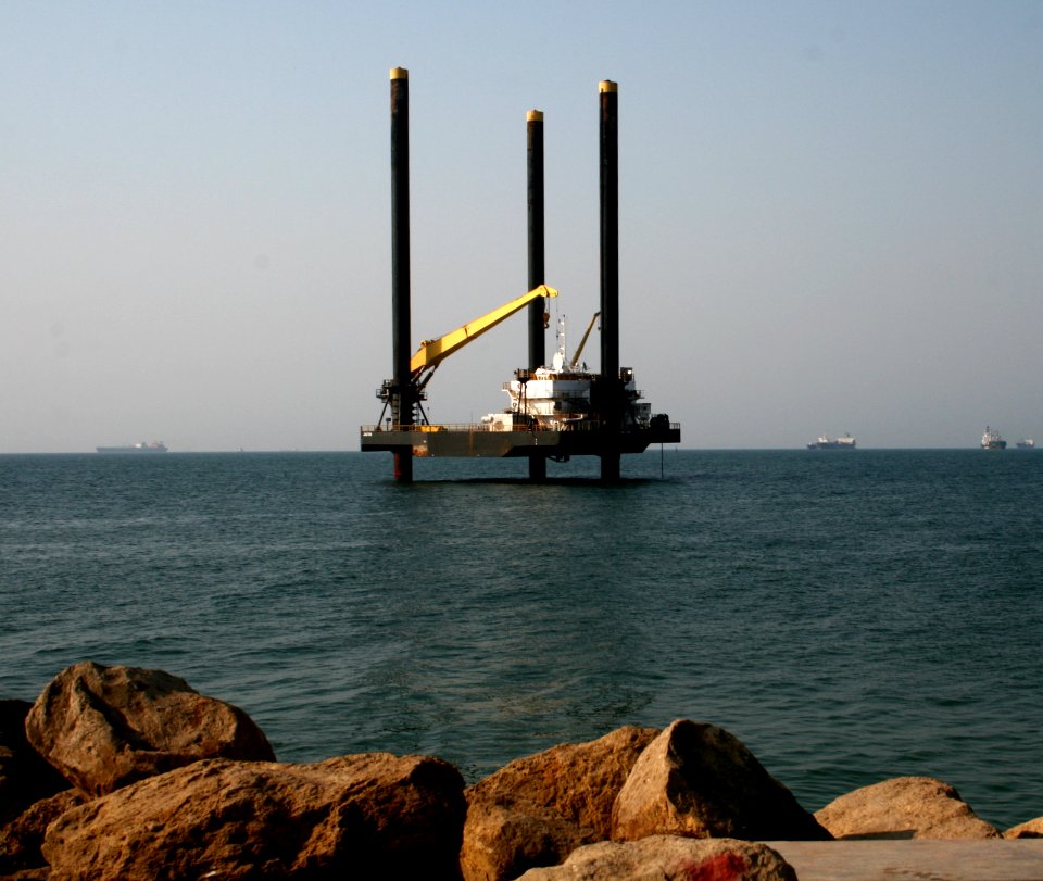 Offshore platform on move to final destination, Ilha de Luanda