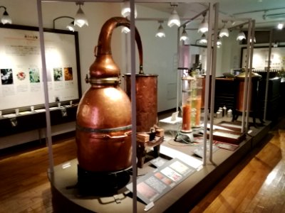 Oita Fragrance Museum, Steam distillation