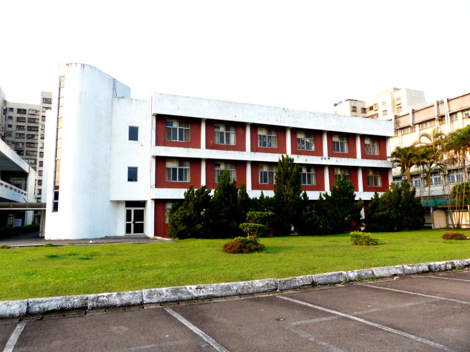 Officers Dormitory B of Former ROCAF Headquarters 20140405
