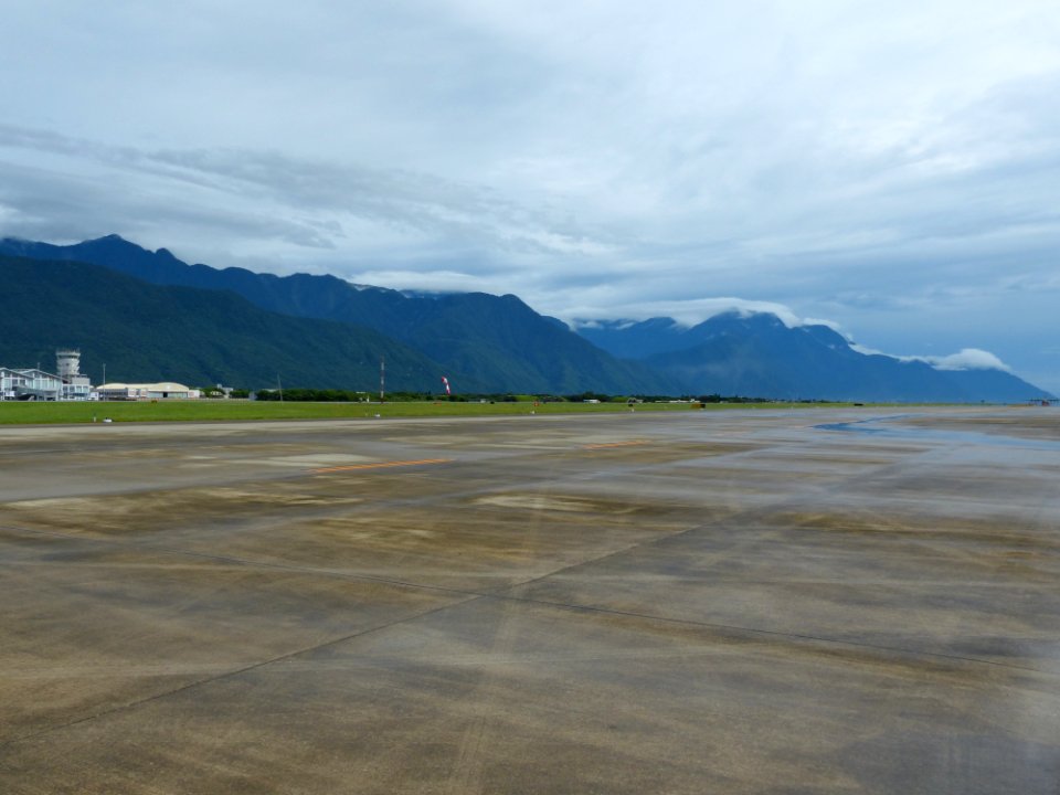 Northwest View of Hualien Air Force Base Runway 20160813