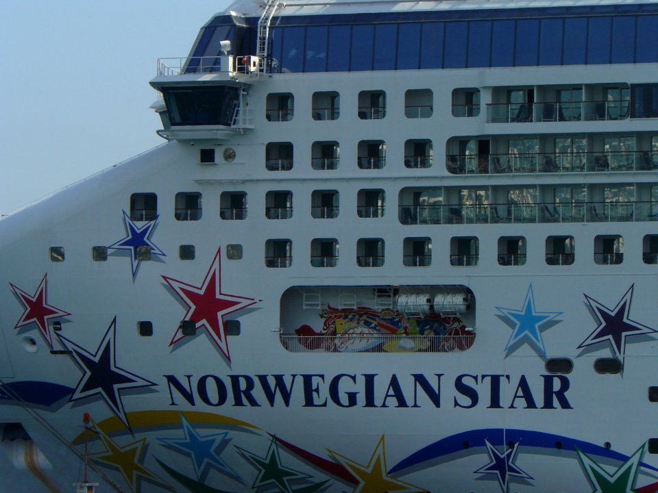 Norwegian Star, hull art