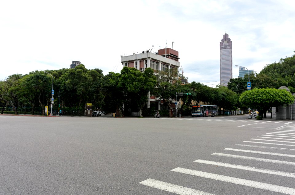 Gongyuan Road North View from Ketagalan Blvd 20160612