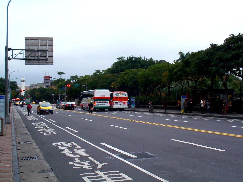 Gongyuan Road, Taipei South view 20110114