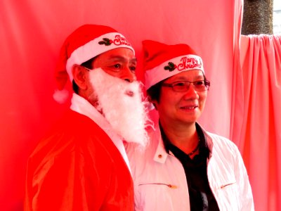 Lo Shu-Lei Photoed with Futai Village Magistrate Wu 20131214b