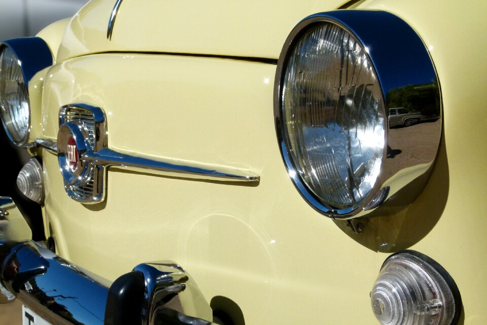 Front light vintage car six hundred