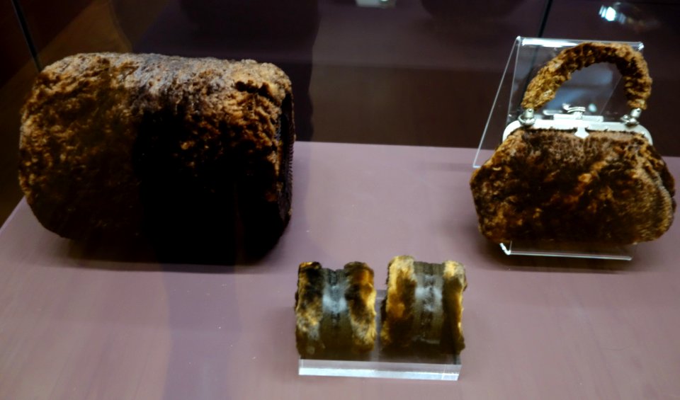 Modische Raubzüge - Eine Ausstellung in der Textilfabrik Cromford (098)
