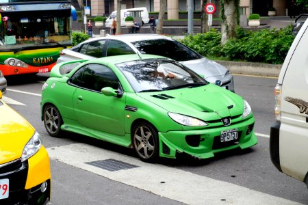 Modified Peugeot 206 CC in Shifu Road, Xinyi District, Taipei 20160422