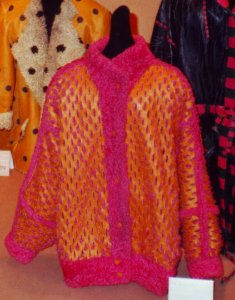 Modellwettbewerb des deutschen Kürschnerhandwerks 1985, prämierte Modelle (012 Ausschnitt)