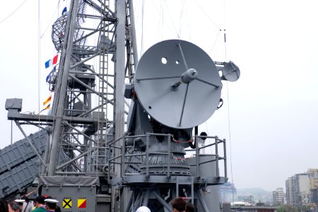 Mk92 FCS STIR Mounted on ROCN Pan Chao (PFG2-1108) 20150316a