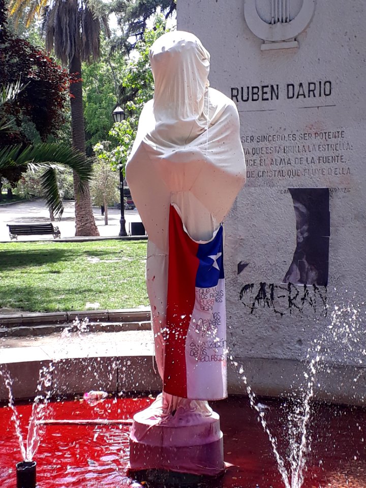 Monumento a Rubén Darío Parque Forestal Santiago de Chile 1