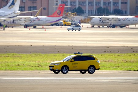 Mitsubishi Outlander Flight Safety Patrol Car of Taipei Songshan Airport 20161220