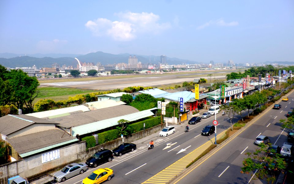 Minzu East Road Northeast View 20150314