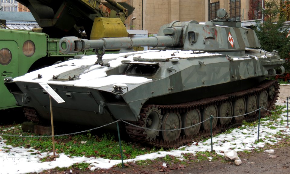 Muzeum Wojska Polskiego 13 2S1 Goździk