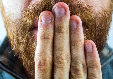 Burp rattle finger
