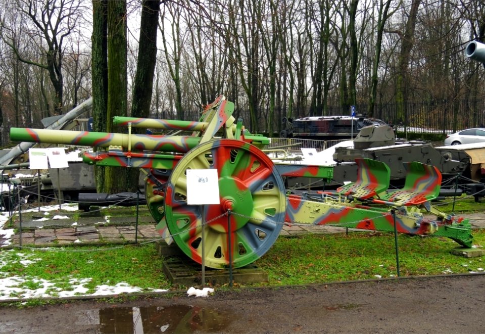 Muzeum Wojska Polskiego 36 10.5 cm leFH 18