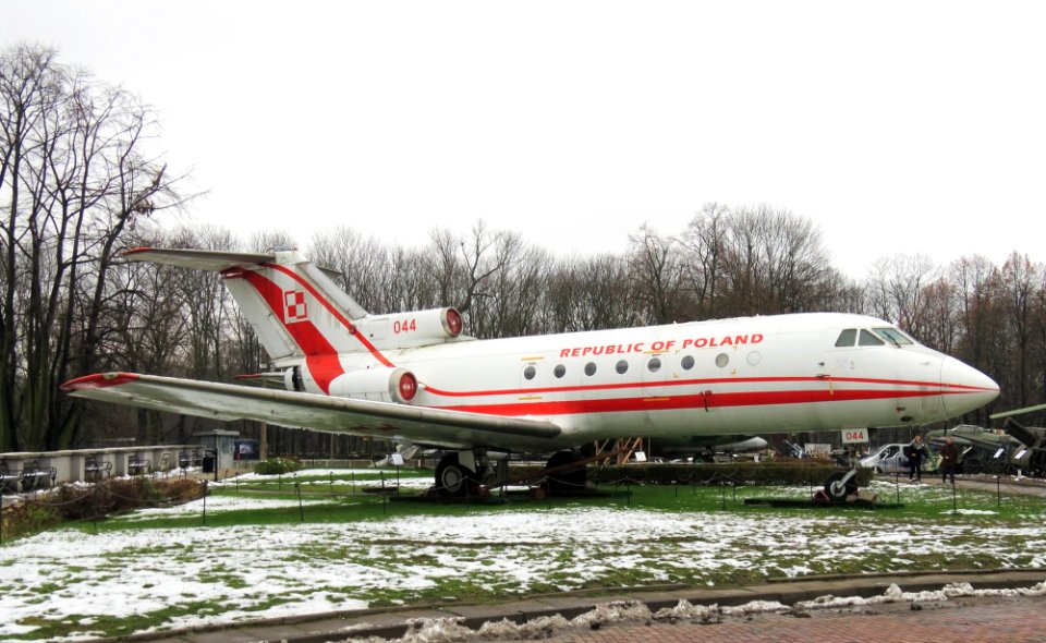 Muzeum Wojska Polskiego 58 Jak-40