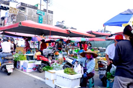 Morning Market beside Mingtan Road, Zuoying District, Kaohsiung 20151024 photo