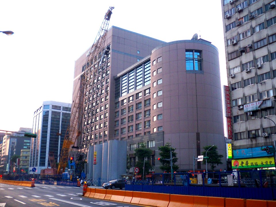 MRT Songshan Line Construction Site and The Westin Taipei 20090829