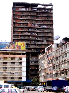 Musseque vertical, Luanda