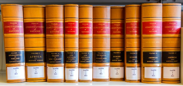 Muenster Juridicum ZRB Amos J Peaslee Constitutions of Nations 01