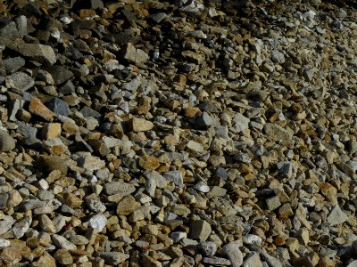 Muchas piedras medianas en la costa acapulqueña