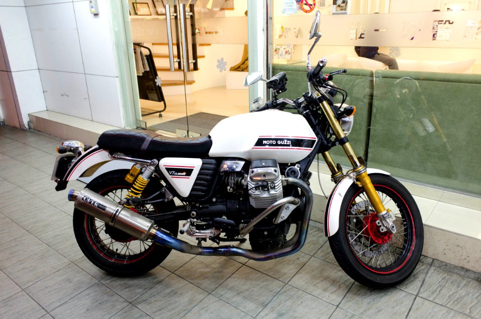 Moto Guzzi V7 Classic Parked in Front of Dr. Well Clinic 20141119