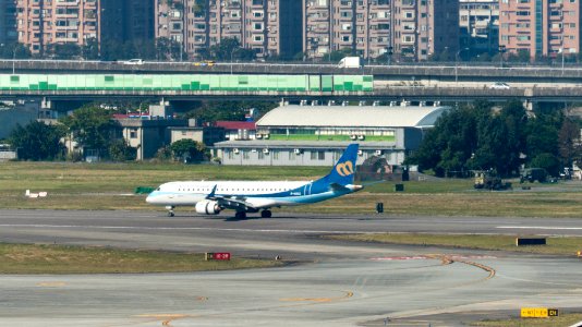 Mandarin Airlines Embraer 190 B-16822 on Final Approach at Taipei Songshan Airport 20150104d