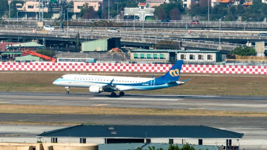 Mandarin Airlines Embraer 190 B-16822 on Final Approach at Taipei Songshan Airport 20150104c