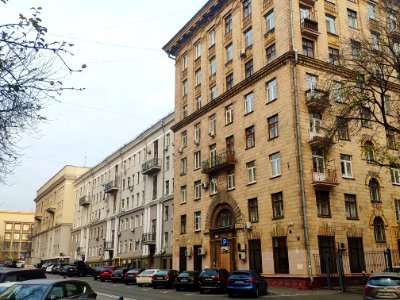 Narkomtiazhprom residential building 9