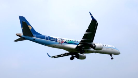 Mandarin Airlines Embraer 190 B-16829 on Final Approaching at Taipei Songshan Airport 20160229b
