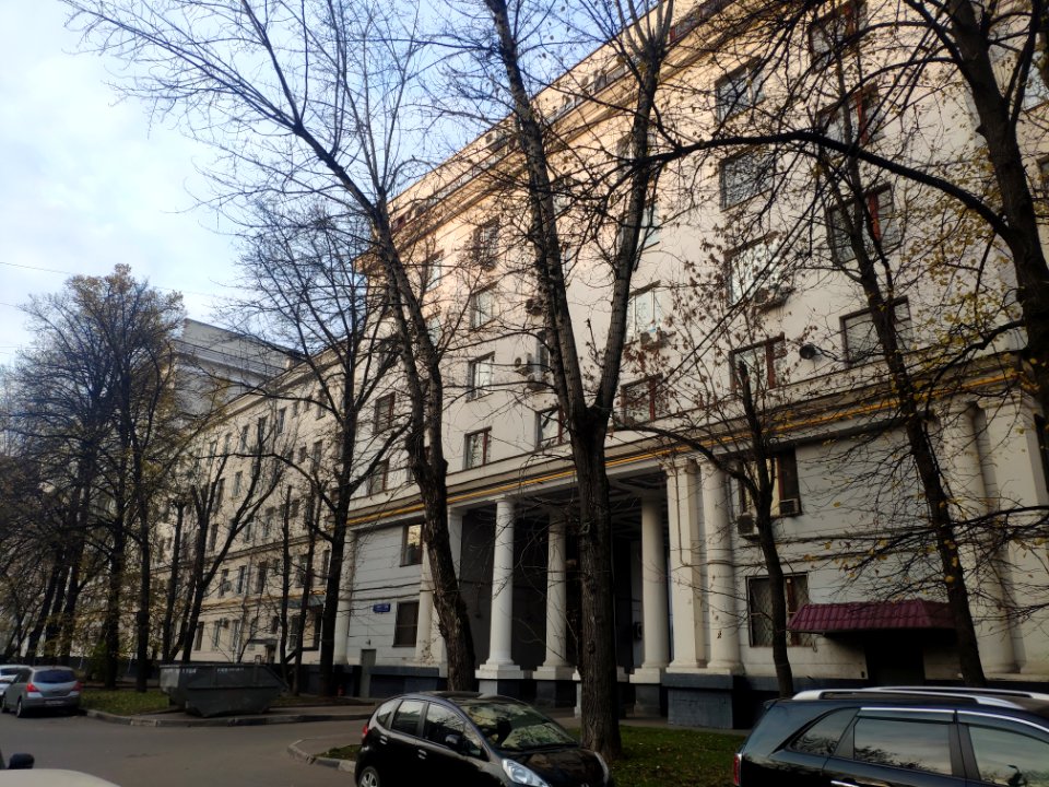 Narkomtiazhprom residential building 4