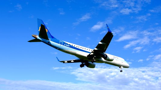 Mandarin Airlines Embraer 190 B-16828 on Final Approaching at Taipei Songshan Airport 20151222a