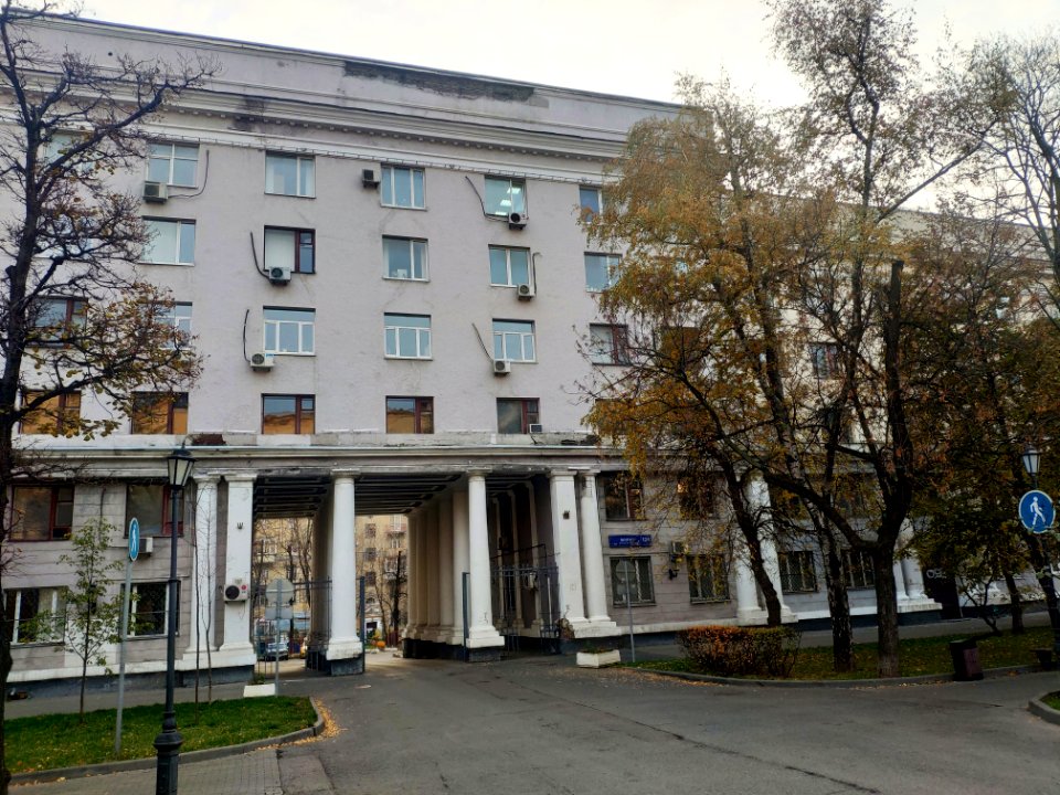 Narkomtiazhprom residential building 3