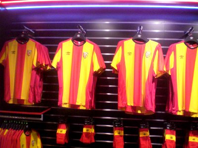Maillots domicile 2015-2016 RC Lens