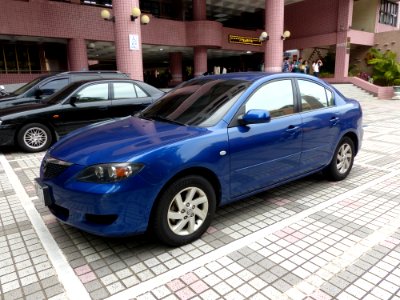 Mazda3 BK Parked at Taipei Municipal Xi Song Senior High School 20131207