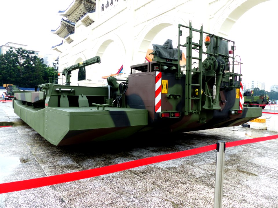 M3 Amphibious Rig Display at CKS Memorial Hall Entrance 20140607b