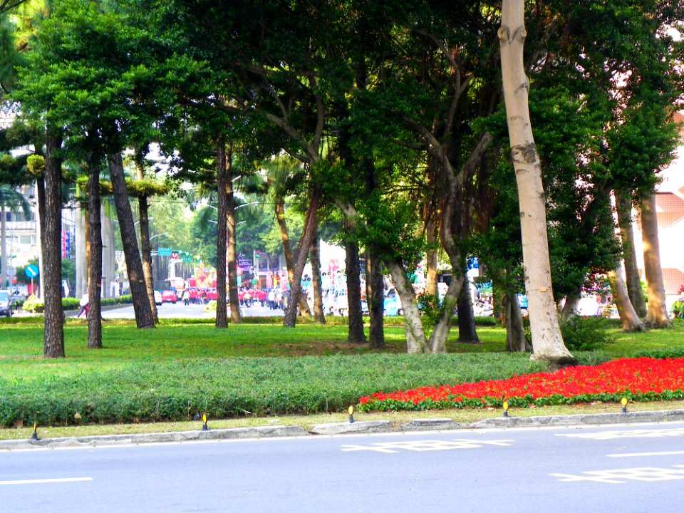 Mazu Cruise Parade View from East Side of Minsheng Rotary 20131117