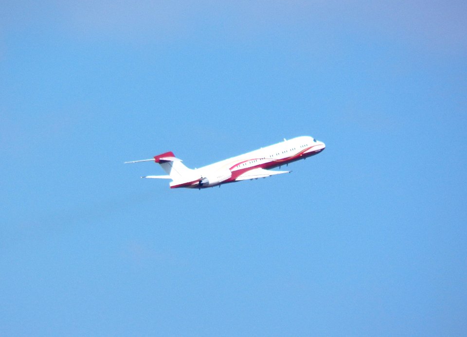 MD-87 N168CF Taking off from Taipei Songshan Airport 20120117