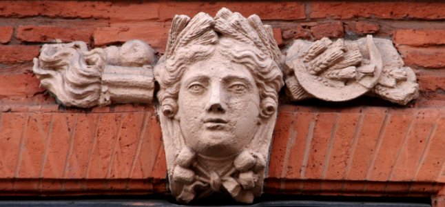 Mascaron, Place Dominique-Martin Dupuy 03