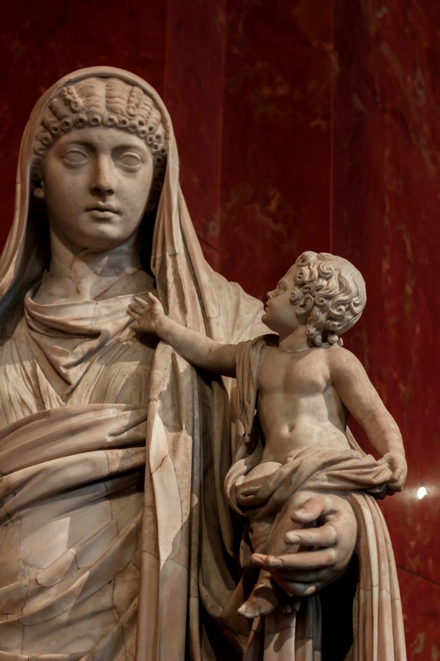 Messalina bearing Britannicus 01