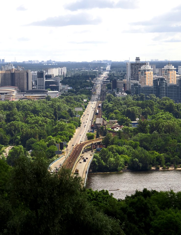 Metro Bridge & Brovarskyi Avenue