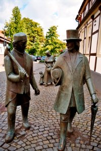 Mettingen Figurengruppe Bergmann Tueoette und Baeuerin mit Kind