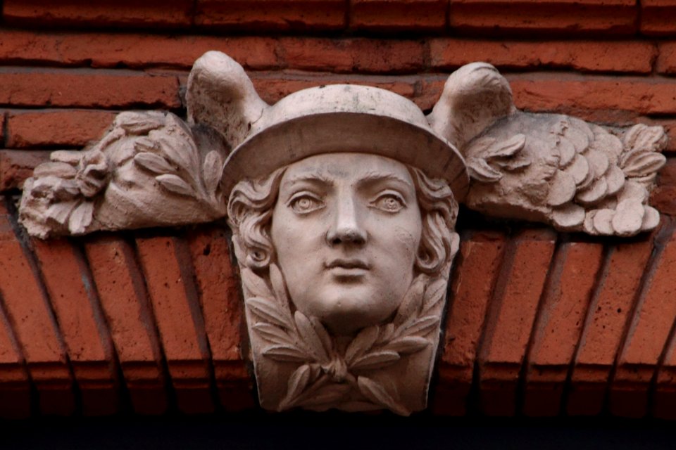 Mascaron, Place Dominique-Martin Dupuy 05