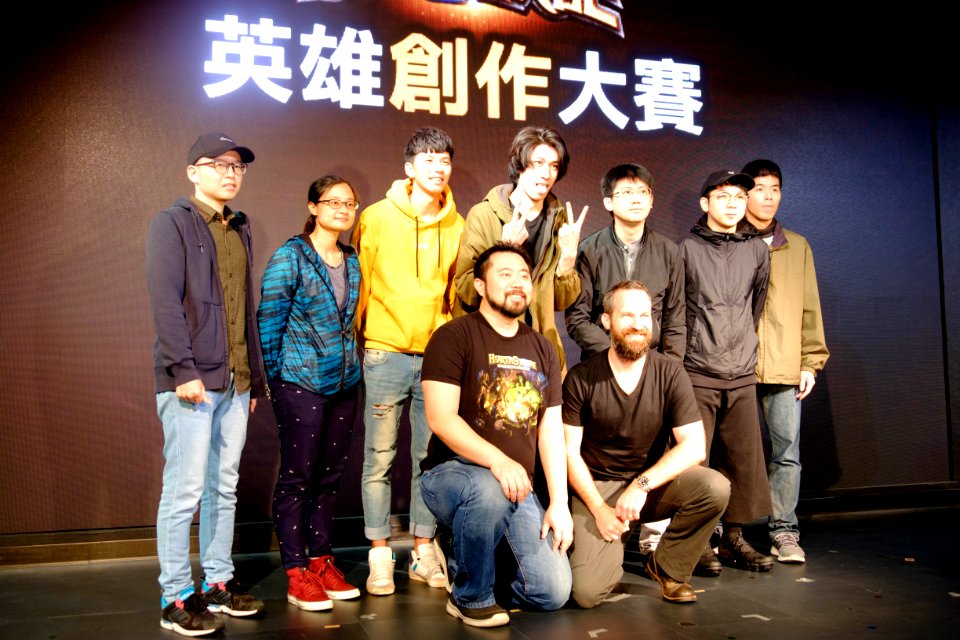 Memorial Porirait of Hearthstone New Hero Creation Game Winners with Ben Thompson, Stephen Chang 20180407
