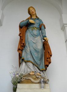 Marijin kip v kapeli na Piramidi photo