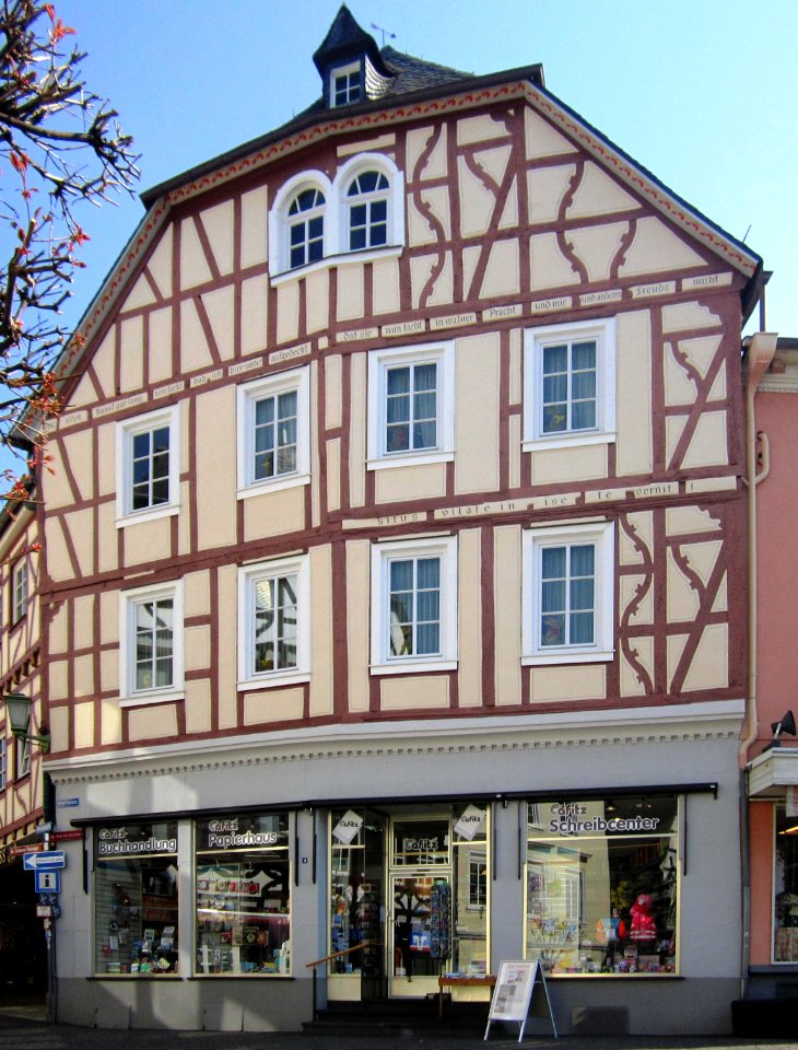 Marktplatz 4 Linz am Rhein