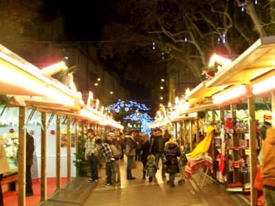 Marché Noel - Allée de Stands