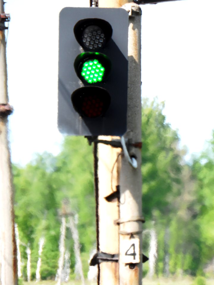 LED railway traffic light (01)