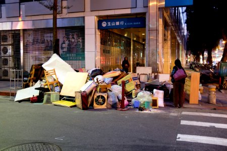 Large Waste in Lane 29, Section 2, Keelung Road, Taipei 20170122