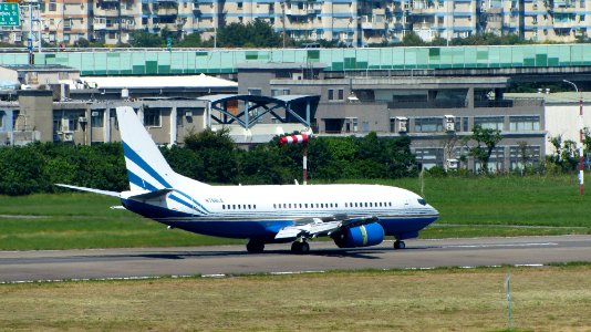 Las Vegas Sands Corporation B737-3L9 N788LS Landing down Taipei Songshan Airport 20160924a
